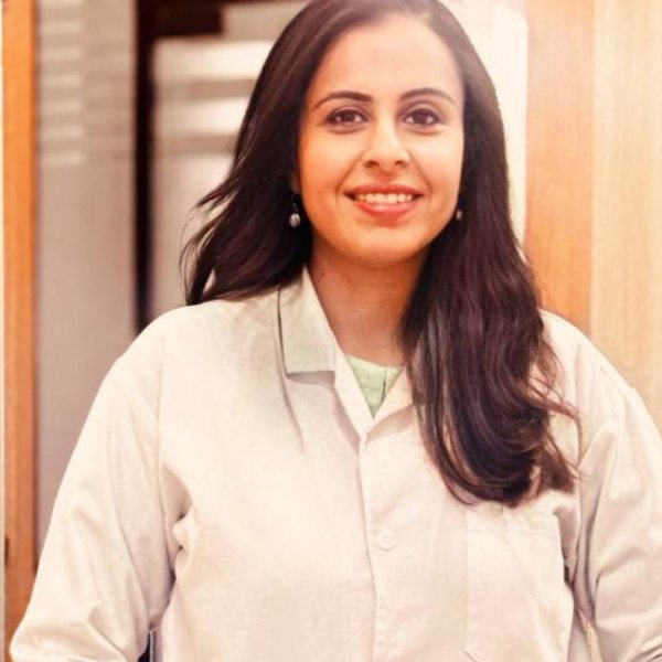 Dr. Rakhi M. Dewan, Prosthodontist at Mahavirai Dental and Medical Care